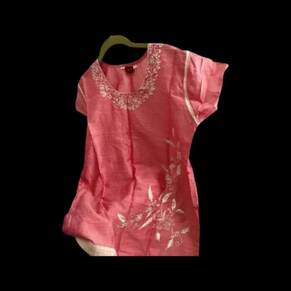 Women's Medium Size Light Pink Tunic Tops with white Embroidered Design - Picture 2 of 7